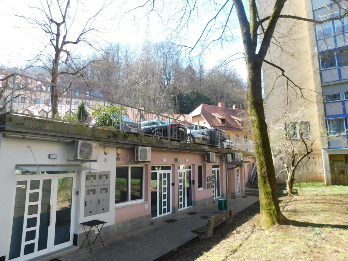 Modern Center Studio Under The Castle - Free Parking Appartement Ljubljana Buitenkant foto