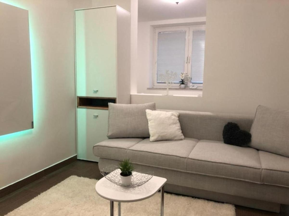 Modern Center Studio Under The Castle - Free Parking Appartement Ljubljana Buitenkant foto